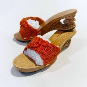 Vintage Hand Carved Wood Crochet Wedge Mule Sandals READ